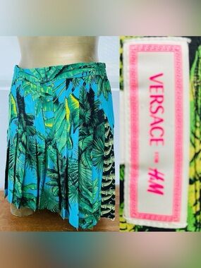 VERSACE For H&M 2011 Tropical Status Print Pleated MINI SKIRT Size 6